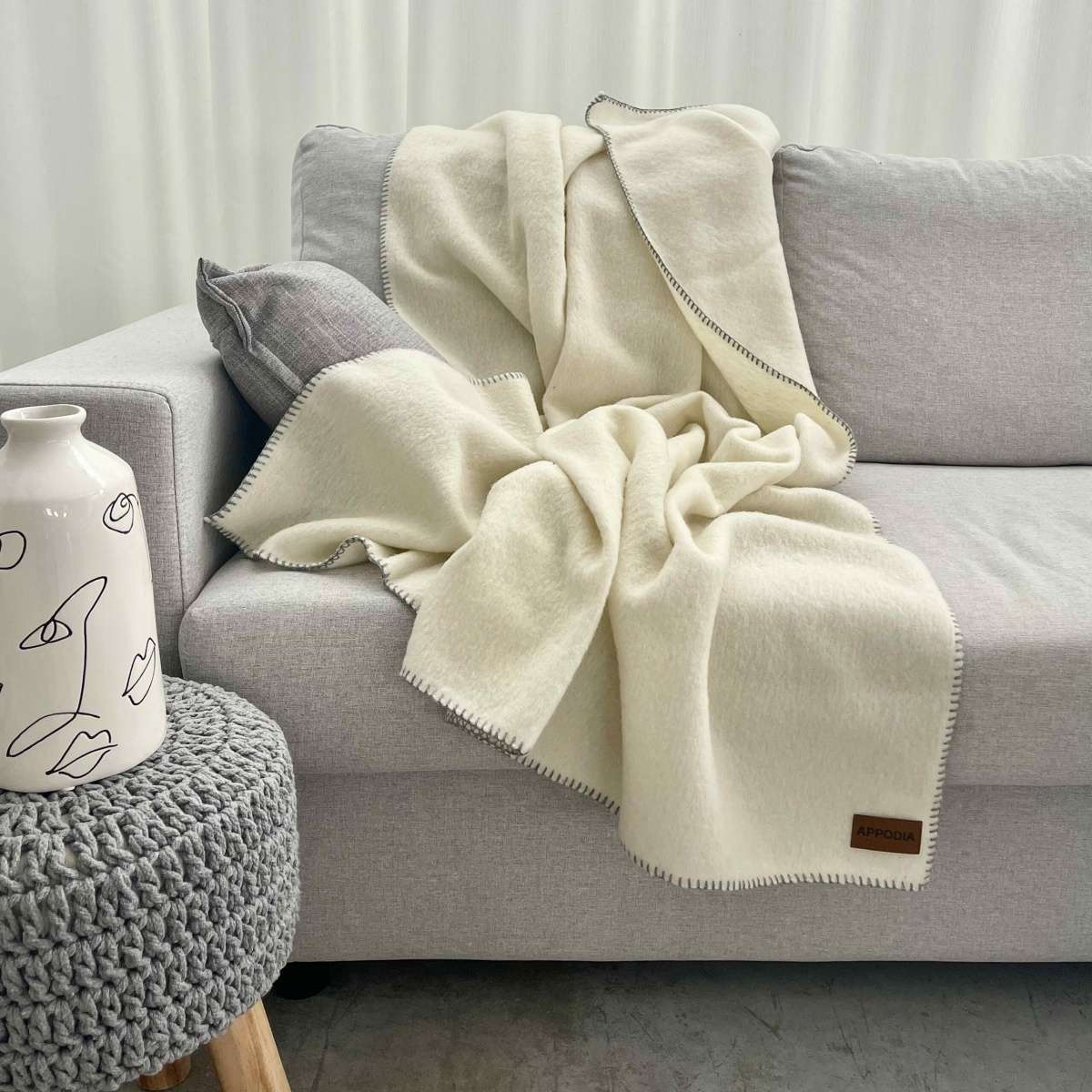 Immagine del prodotto Coperta in Lana Pecorella Tinta Unita 100% Lana Italiana 140x180 cm 9 Colori Disponibili | Lana Italia