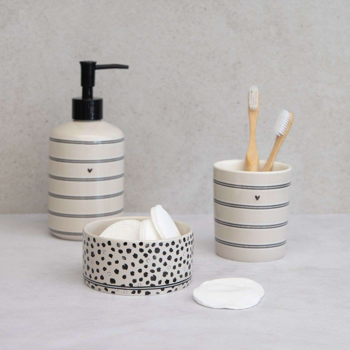 Immagine del prodotto Dispenser Sapone Stripes in Ceramica | Bastion Collections