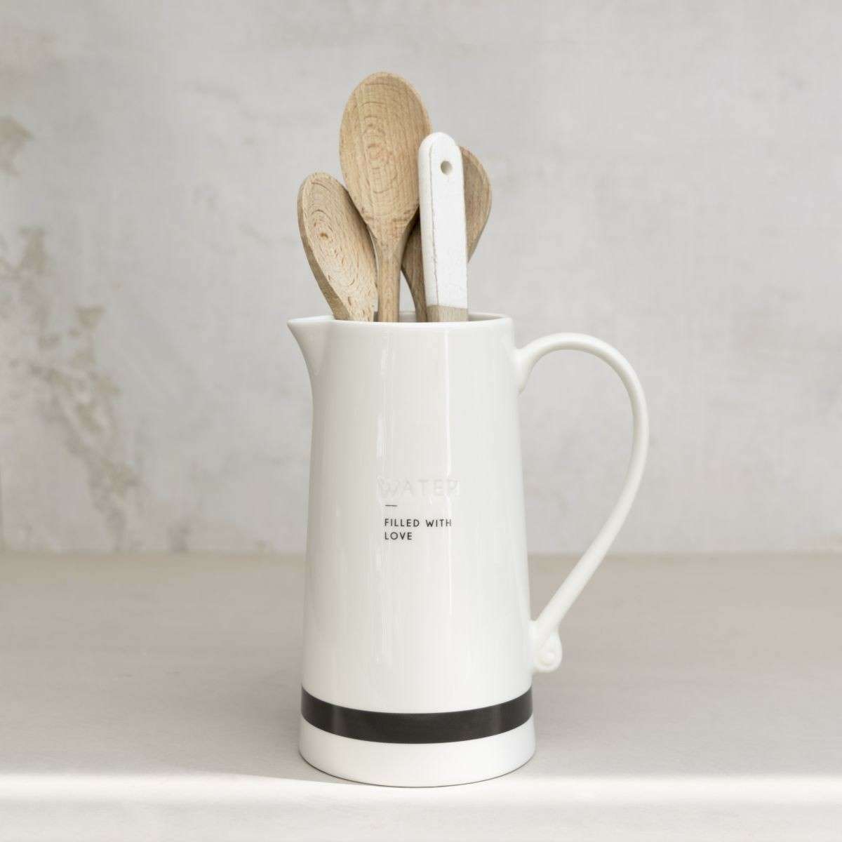 Immagine del prodotto Brocca Grande in Ceramica Filled with Love | Bastion Collections