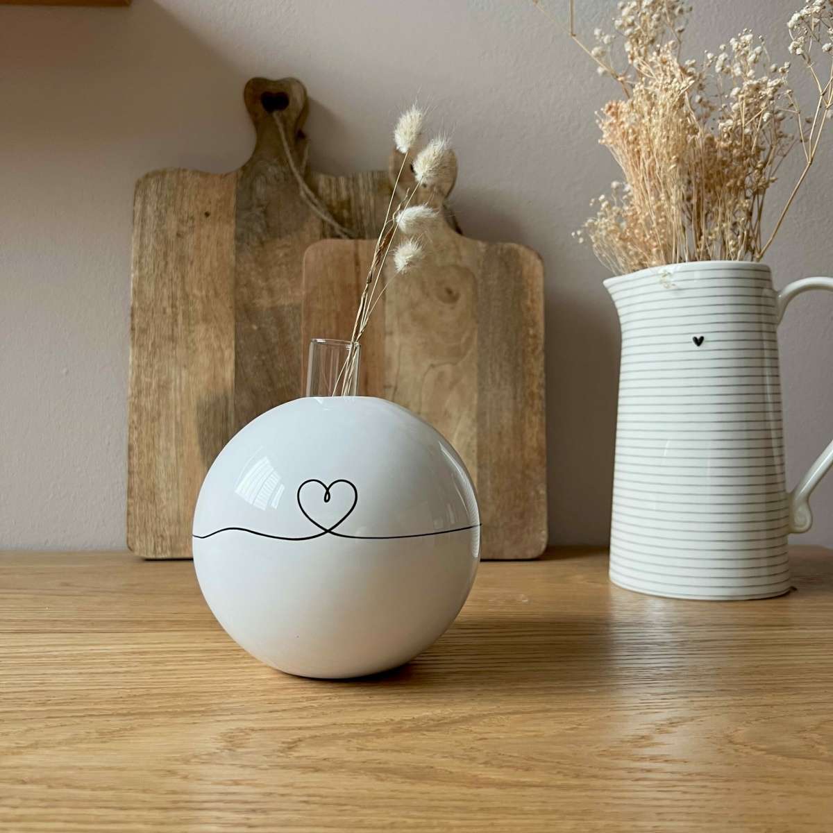Immagine del prodotto Vaso in Ceramica con Cuore stilizzato + provetta in vetro ø13 cm | Fiorditerra