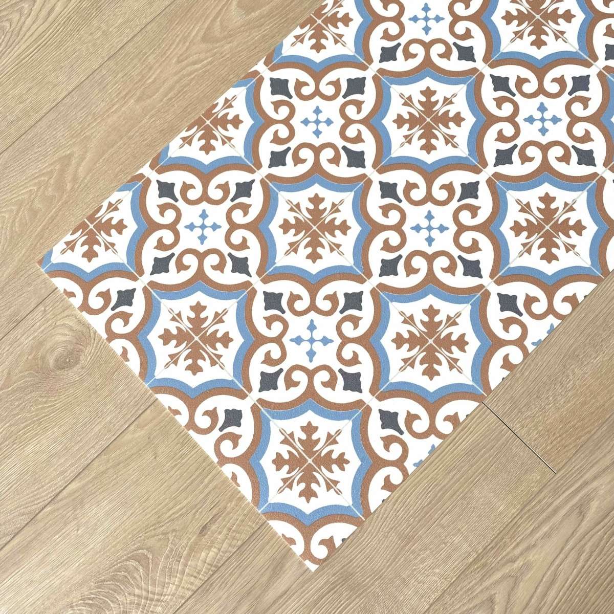 Immagine del prodotto Tappeto Cucina a metro Boho Chic Cementine Marrone e Avio in Pvc - scegli tu la misura | Pietro Zanetti Home