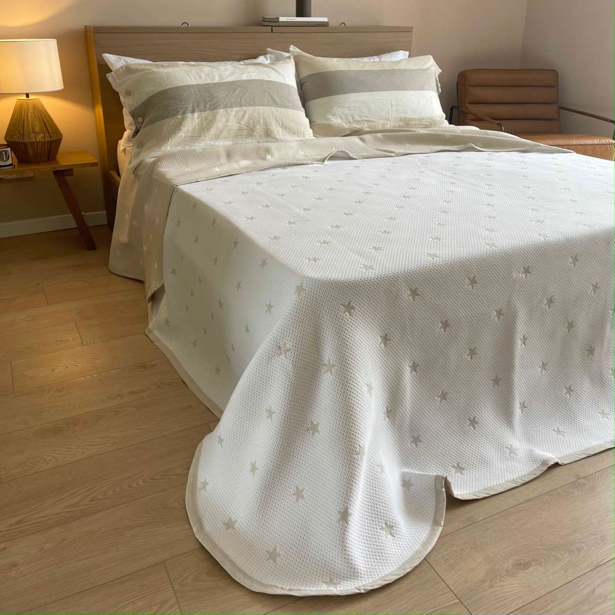 Copriletto Matrimoniale Stelline Jacquard Double face Beige | Pietro Zanetti Home Immagine del prodotto Copriletto Matrimoniale Stelline Jacquard Double face Beige | Pietro Zanetti Home