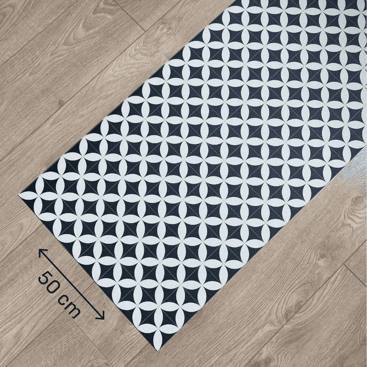 Tappeto Cucina a metro Geometrie Antracite in Pvc H 50 cm - scegli tu la misura | Pietro Zanetti Home Immagine del prodotto Tappeto Cucina a metro Geometrie Antracite in Pvc H 50 cm - scegli tu la misura | Pietro Zanetti Home