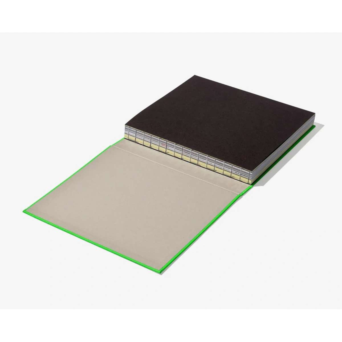 VIRGIL ABLOH. NIKE. ICONS - Libro Decorativo | New Mags Immagine del prodotto VIRGIL ABLOH. NIKE. ICONS - Libro Decorativo | New Mags