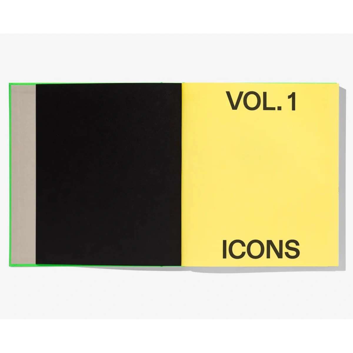 VIRGIL ABLOH. NIKE. ICONS - Libro Decorativo | New Mags Immagine del prodotto VIRGIL ABLOH. NIKE. ICONS - Libro Decorativo | New Mags