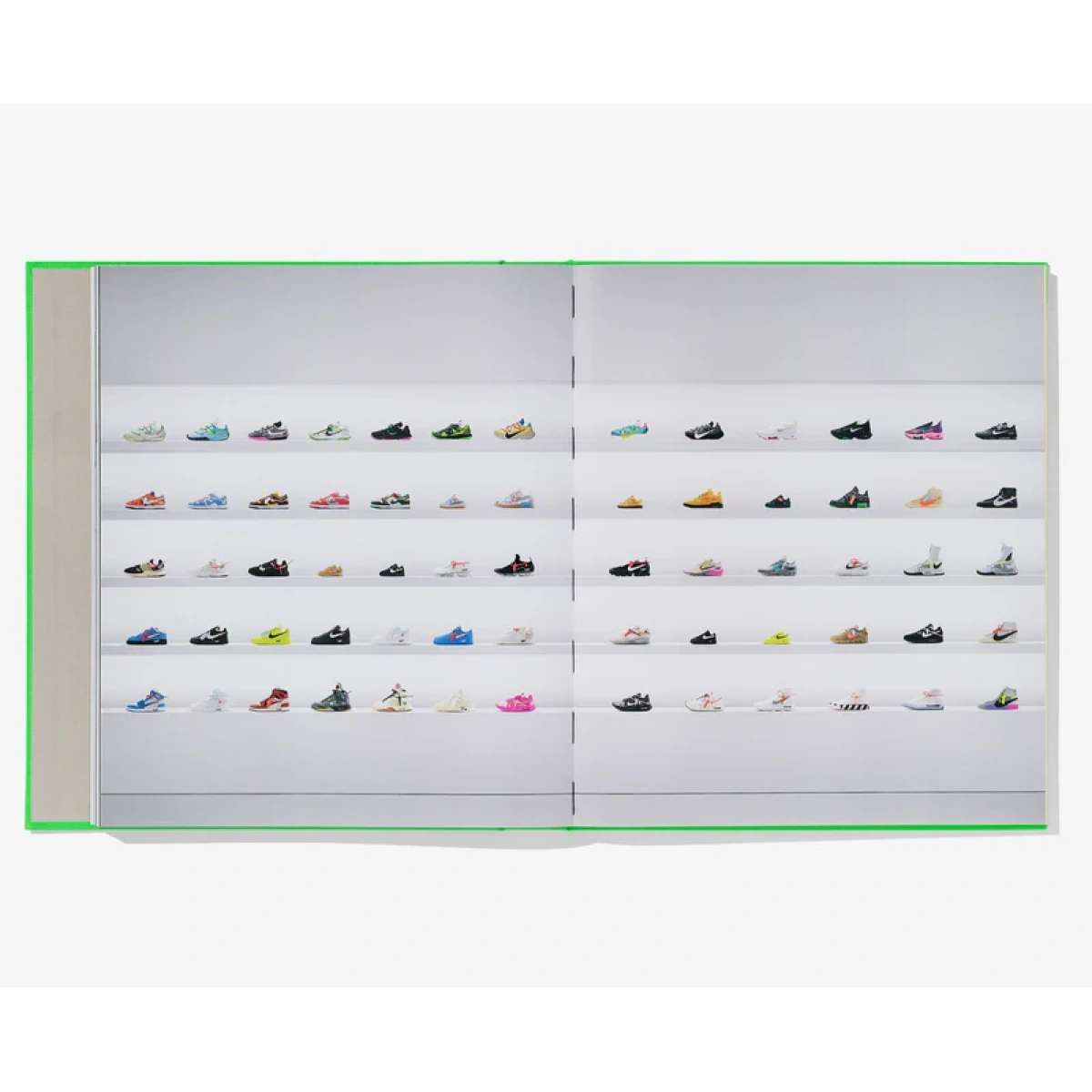VIRGIL ABLOH. NIKE. ICONS - Libro Decorativo | New Mags Immagine del prodotto VIRGIL ABLOH. NIKE. ICONS - Libro Decorativo | New Mags
