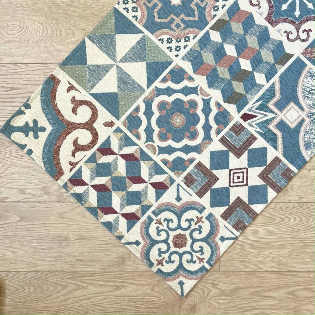 Tappeto Maioliche Azzurro Antiscivolo e Lavabile in Lavatrice | Pietro Zanetti Home Immagine del prodotto Tappeto Maioliche Azzurro Antiscivolo e Lavabile in Lavatrice | Pietro Zanetti Home