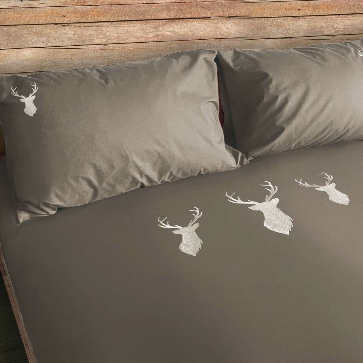 Copripiumino Matrimoniale Deer - 4 Colori | Daunex Immagine del prodotto Copripiumino Matrimoniale Deer - 4 Colori | Daunex