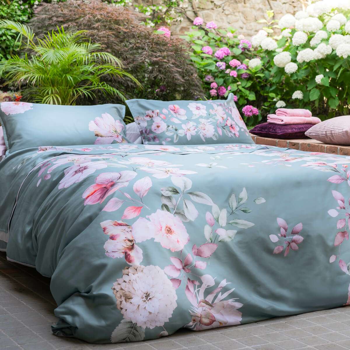 Parure Copripiumino Matrimoniale Charlotte in Raso di puro Cotone | Cogal Immagine del prodotto Parure Copripiumino Matrimoniale Charlotte in Raso di puro Cotone | Cogal