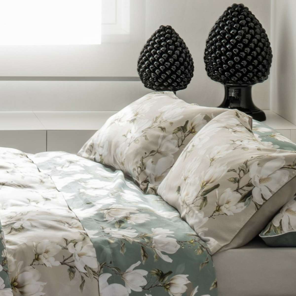 Completo Letto Matrimoniale Lavinia in Raso di Puro Cotone - 2 Colori | Pietro Zanetti Home Immagine del prodotto Completo Letto Matrimoniale Lavinia in Raso di Puro Cotone - 2 Colori | Pietro Zanetti Home