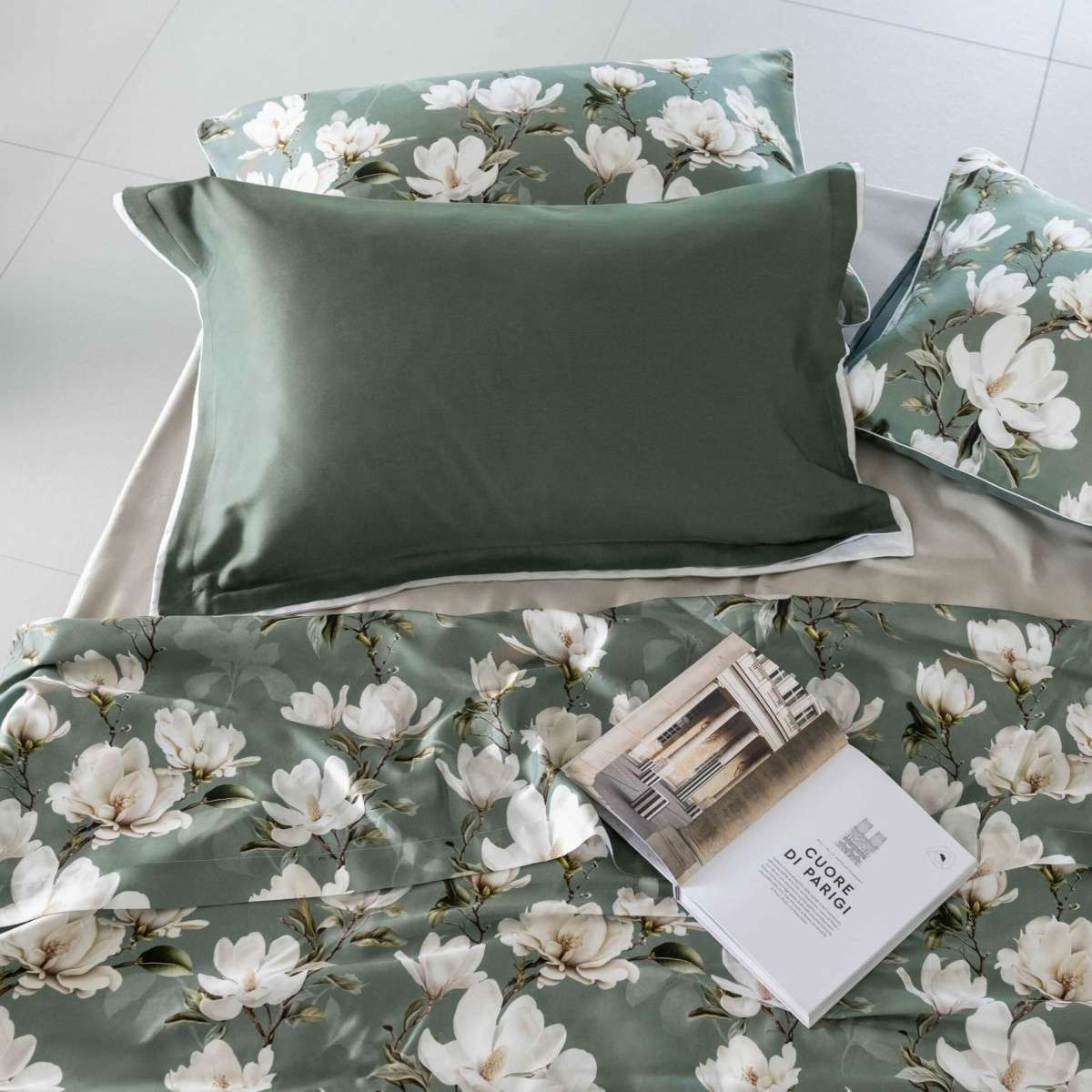 Completo Letto Matrimoniale Lavinia in Raso di Puro Cotone - 2 Colori | Pietro Zanetti Home Immagine del prodotto Completo Letto Matrimoniale Lavinia in Raso di Puro Cotone - 2 Colori | Pietro Zanetti Home