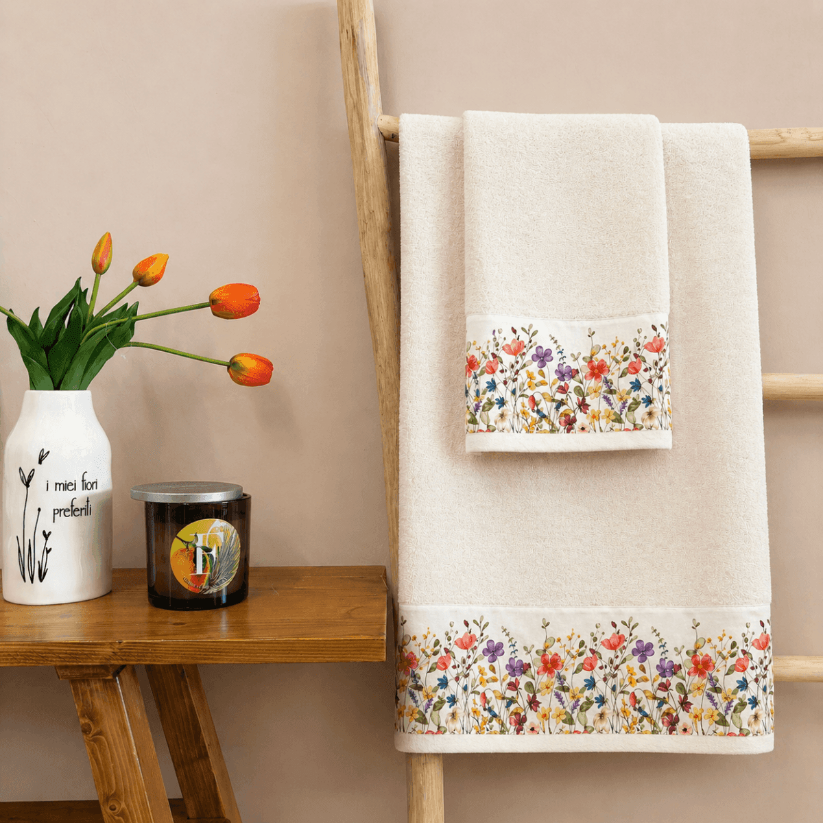 Set Asciugamani Bagno Giardino Fiorito - 7 colori | Pietro Zanetti Home Immagine del prodotto Set Asciugamani Bagno Giardino Fiorito - 7 colori | Pietro Zanetti Home