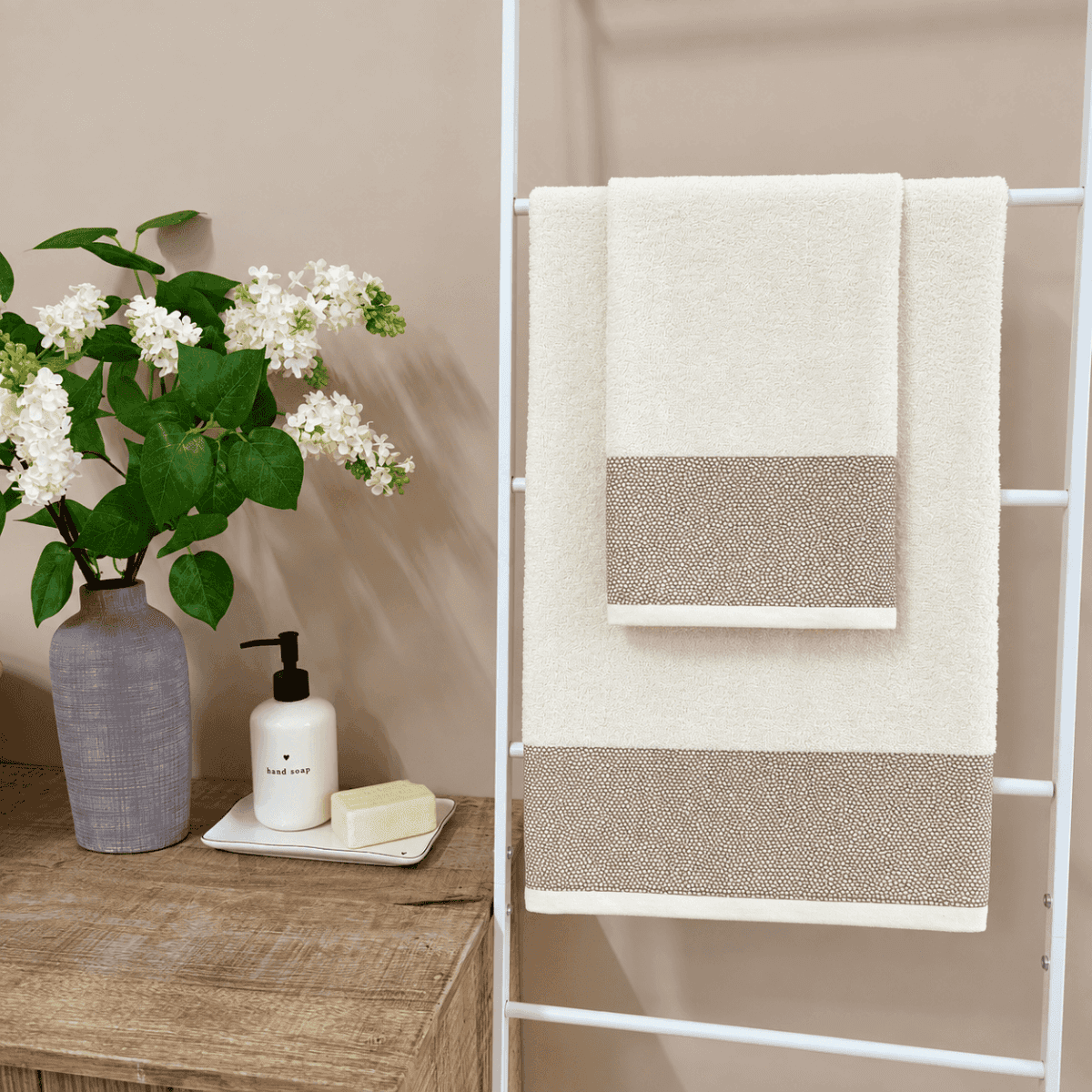 Set Asciugamani Bagno Sassi - 3 colori | Pietro Zanetti Home Immagine del prodotto Set Asciugamani Bagno Sassi - 3 colori | Pietro Zanetti Home