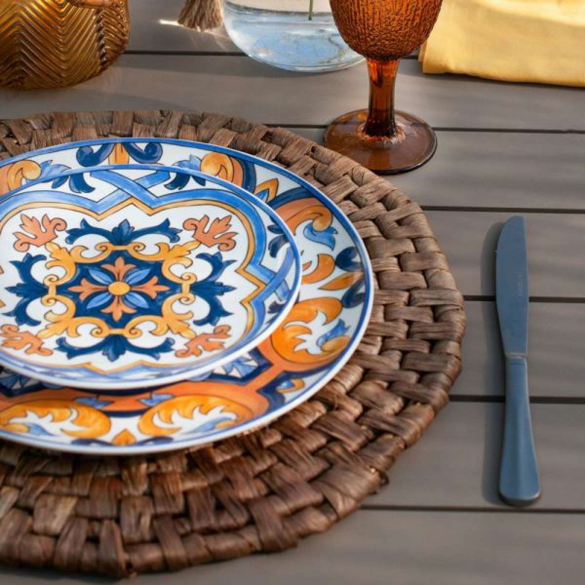 LA PORCELLANA BIANCA – Servizio Piatti 18 Pezzi MARRAKESH In Maiolica – 6 Posti Giallo E Bordeaux – Piatti Piani, Fondi E Dessert